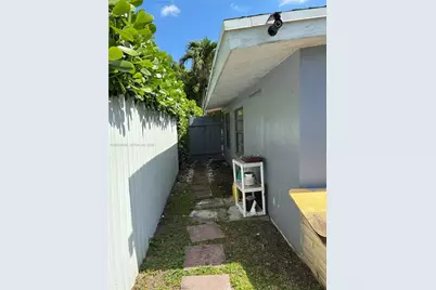 1440 NE 174th St, North Miami Beach, FL 33162 - Photo 28