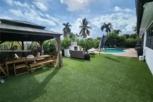 2251 NW 87th Ter, Pembroke Pines, FL 33024 - Photo 24