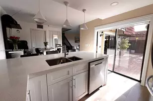11912 SW 11th Ct, Davie, FL 33325 - Photo 16