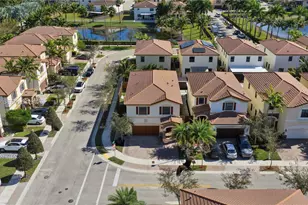 8895 NW 100th Pl, Doral, FL 33178 - Photo 30