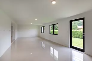 8790 SW 85th St, Miami, FL 33173 - Photo 10