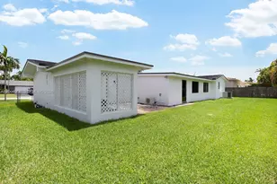 8790 SW 85th St, Miami, FL 33173 - Photo 12