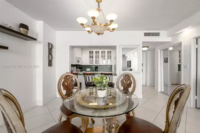 5601 Collins Ave #919, Miami Beach, FL 33140 - Photo 10