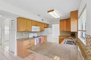 12769 Meadowbreeze Dr, Wellington, FL 33414 - Photo 10
