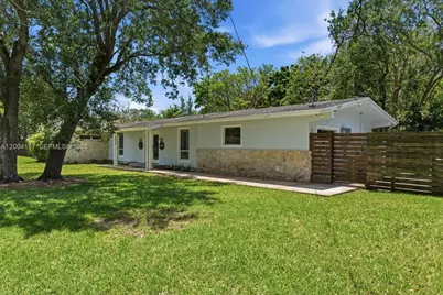 9870 SW 96th St, Miami, FL 33176 - Photo 6