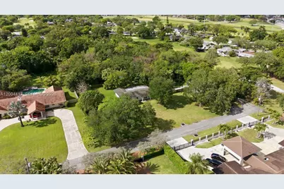 9870 SW 96th St, Miami, FL 33176 - Photo 36