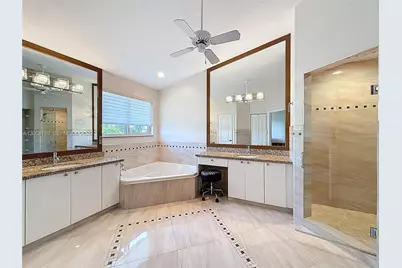 781 NE 195th St, Miami, FL 33179 - Photo 38