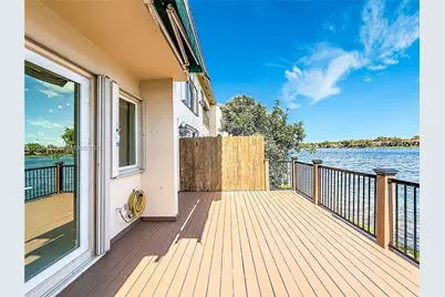 781 NE 195th St, Miami, FL 33179 - Photo 6