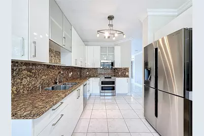 781 NE 195th St, Miami, FL 33179 - Photo 18