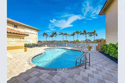 781 NE 195th St, Miami, FL 33179 - Photo 12