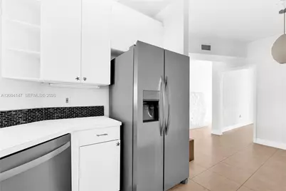 10730 NW 66th St #113, Doral, FL 33178 - Photo 14