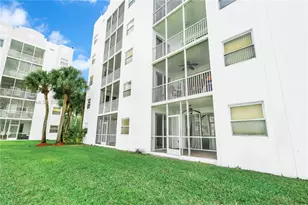 10730 NW 66th St, Doral, FL 33178 - Photo 32