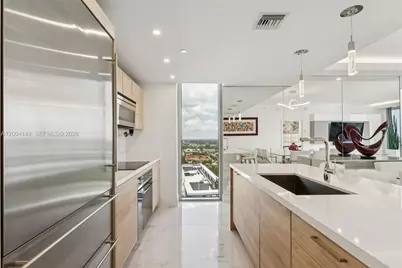 16385 Biscayne Blvd #3001, North Miami Beach, FL 33160 - Photo 4