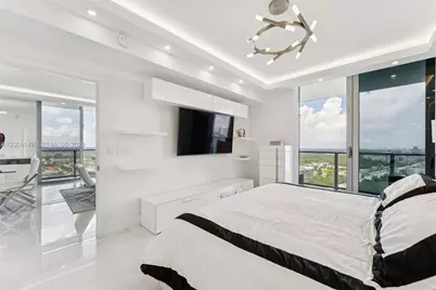 16385 Biscayne Blvd #3001, North Miami Beach, FL 33160 - Photo 32