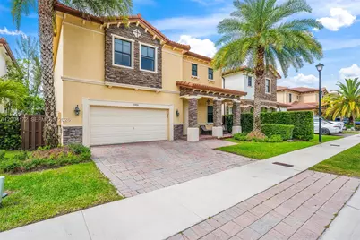 9890 NW 86th Ter, Doral, FL 33178 - Photo 2