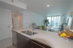 55 SE 6th St, Miami, FL 33131 - Photo 4