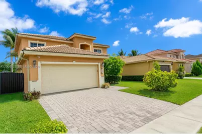 9031 SW 208th Ter, Cutler Bay, FL 33189 - Photo 2