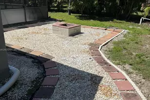 1325 SW 28th, Cape Coral, FL 33914 - Photo 20