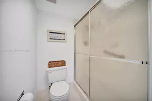 701 SW 128th Ave, Pembroke Pines, FL 33027 - Photo 10