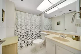 701 SW 128th Ave, Pembroke Pines, FL 33027 - Photo 12