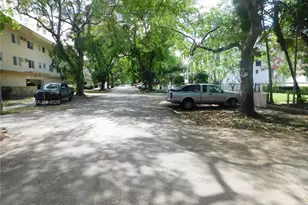 427 Santander Ave, Coral Gables, FL 33134 - Photo 12