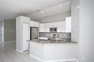1524 Canary Island Dr, Weston, FL 33327 - Photo 4