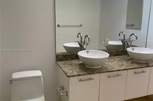 41 SE 5th St, Miami, FL 33131 - Photo 12