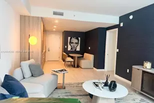 77 SE 5th St, Miami, FL 33131 - Photo 6