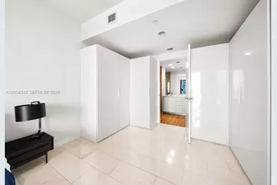 1010 Brickell Ave #3904, Miami, FL 33131 - Photo 14