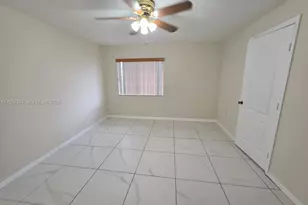 8412 NW 103rd St, Hialeah Gardens, FL 33016 - Photo 12