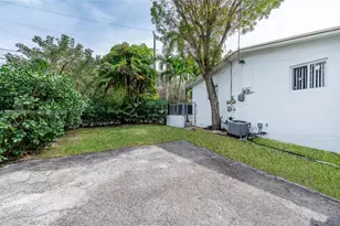 3100 Naomi St, Miami, FL 33133 - Photo 22