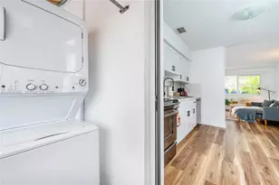 3100 Naomi St, Miami, FL 33133 - Photo 8