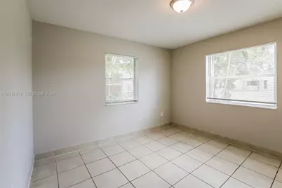 1481 NW 44th St, Miami, FL 33142 - Photo 10