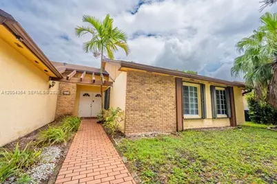 5501 SW 147th Pl, Miami, FL 33185 - Photo 2