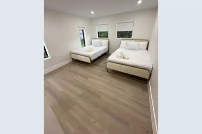 905 SW 13th Ct #905, Miami, FL 33135 - Photo 12