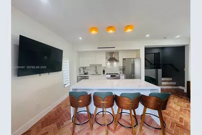 905 SW 13th Ct #905, Miami, FL 33135 - Photo 2