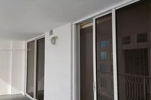1200 N Brickell Bay Dr, Miami, FL 33131 - Photo 30