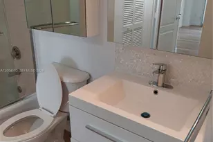 1200 N Brickell Bay Dr, Miami, FL 33131 - Photo 22