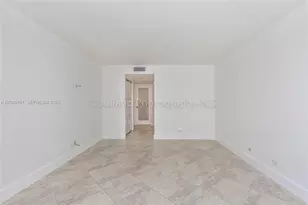 6039 Collins Ave, Miami Beach, FL 33140 - Photo 16