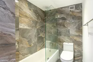 6039 Collins Ave, Miami Beach, FL 33140 - Photo 20