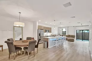 10437 NW 82nd St, Doral, FL 33178 - Photo 2