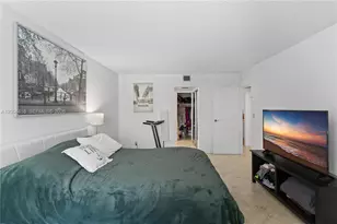 100 Bayview Dr, Sunny Isles Beach, FL 33160 - Photo 22