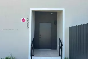 12556 SW 194th St, Miami, FL 33177 - Photo 2