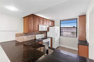 1524 Whitehall Dr, Davie, FL 33324 - Photo 10