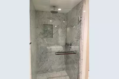 1000 Brickell Plz #4207, Miami, FL 33131 - Photo 10