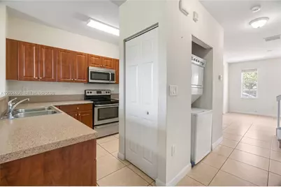 3065 SE 1st Dr #6, Homestead, FL 33033 - Photo 8