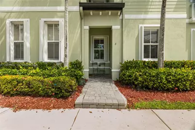 3065 SE 1st Dr #6, Homestead, FL 33033 - Photo 1