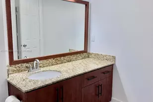 131 SW 117th Ave, Pembroke Pines, FL 33025 - Photo 4