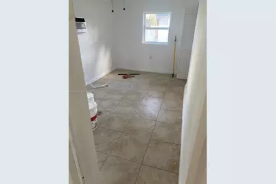 1070 NW 147th St, Miami, FL 33168 - Photo 12