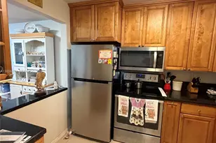 9440 Tangerine Pl, Davie, FL 33324 - Photo 8